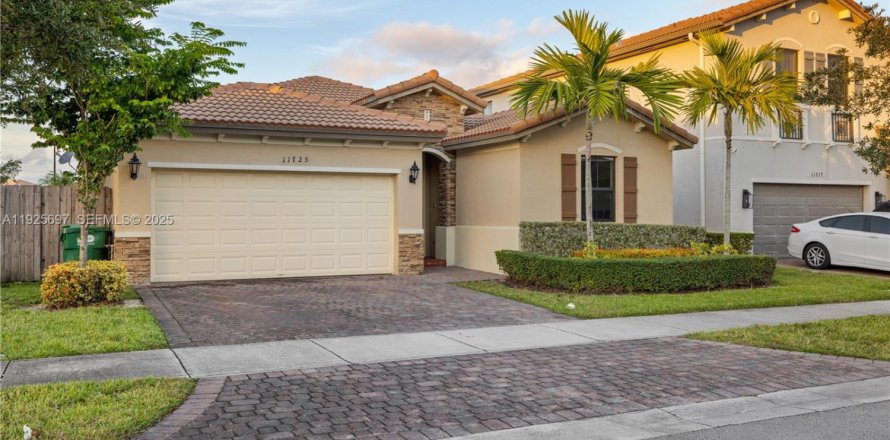 Villa ou maison à Homestead, Floride 4 chambres, 180.23 m2 № 1985824