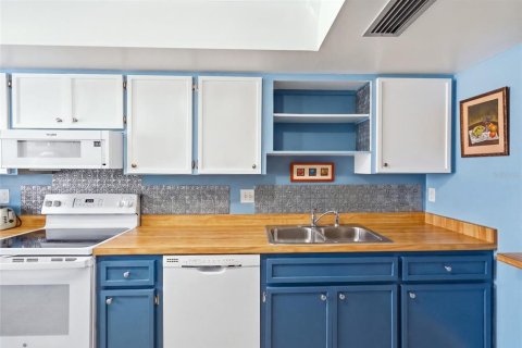 Copropriété à vendre à Bradenton, Floride: 2 chambres, 113.71 m2 № 2211029 - photo 6