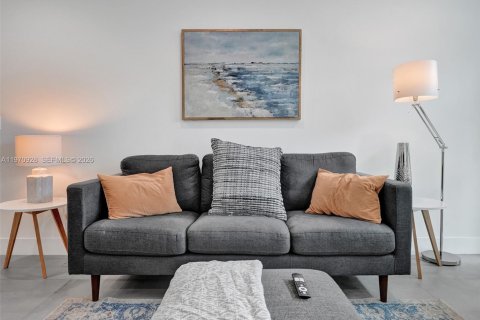 House in Fort Lauderdale, Florida 7 bedrooms, 283.35 sq.m. № 2031496 - photo 13