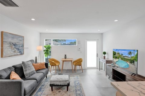 House in Fort Lauderdale, Florida 7 bedrooms, 283.35 sq.m. № 2031496 - photo 14