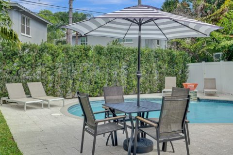 House in Fort Lauderdale, Florida 7 bedrooms, 283.35 sq.m. № 2031496 - photo 5