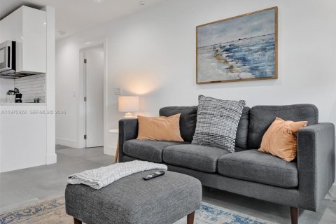 House in Fort Lauderdale, Florida 7 bedrooms, 283.35 sq.m. № 2031496 - photo 17