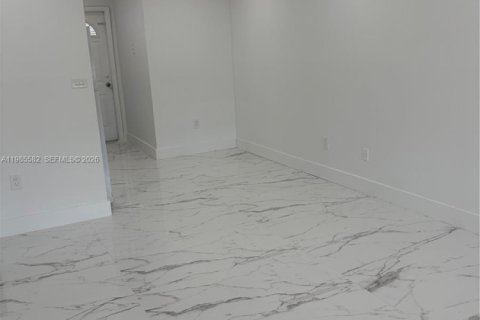 Casa en alquiler en Davie, Florida, 2 dormitorios, 74.32 m2 № 2047540 - foto 9