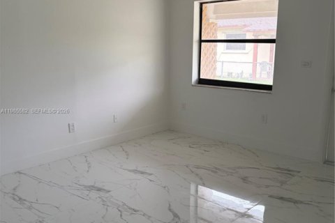 Casa en alquiler en Davie, Florida, 2 dormitorios, 74.32 m2 № 2047540 - foto 6