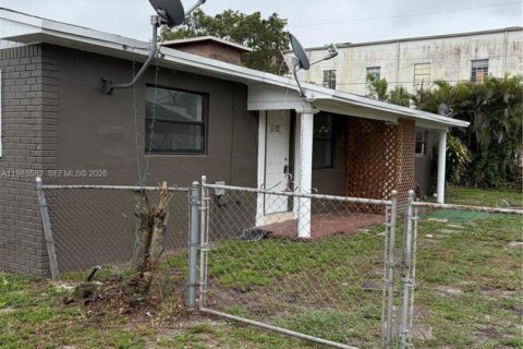 Casa en alquiler en Davie, Florida, 2 dormitorios, 74.32 m2 № 2047540 - foto 4