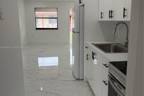 Casa en alquiler en Davie, Florida, 2 dormitorios, 74.32 m2 № 2047540 - foto 16