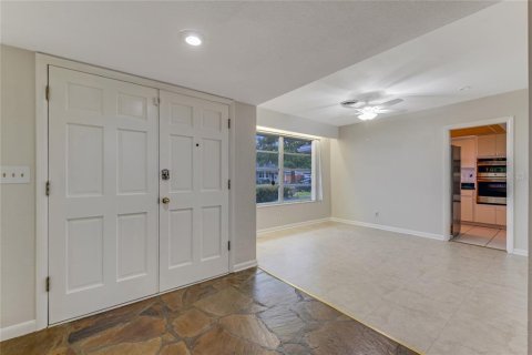 House in Ormond Beach, Florida 4 bedrooms, 203.18 sq.m. № 1615533 - photo 6