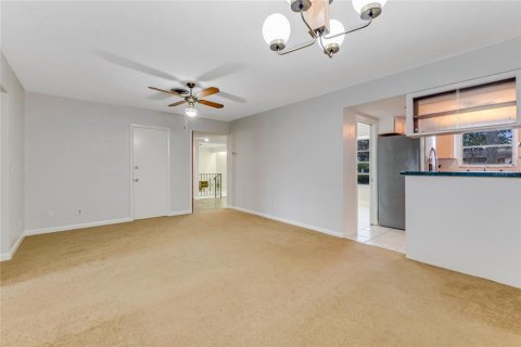 House in Ormond Beach, Florida 4 bedrooms, 203.18 sq.m. № 1615533 - photo 14