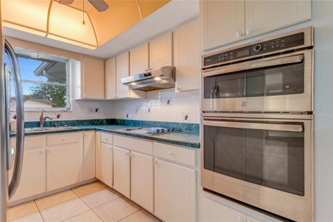 House in Ormond Beach, Florida 4 bedrooms, 203.18 sq.m. № 1615533 - photo 10
