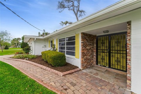 House in Ormond Beach, Florida 4 bedrooms, 203.18 sq.m. № 1615533 - photo 4