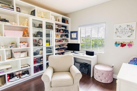 Condo in Miami, Florida, 4 bedrooms  № 1779847 - photo 29
