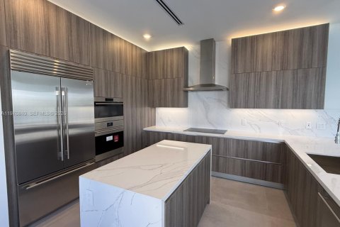 Купить виллу или дом в Майами, Флорида 6 спален, 408.77м2, № 2079439 - фото 3