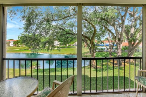 Condominio en Pembroke Pines, Florida, 2 dormitorios  № 2184267