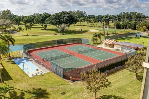 Condominio en venta en Pembroke Pines, Florida, 2 dormitorios, 108.7 m2 № 2184267 - foto 12