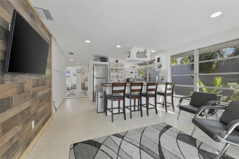 House in Sarasota, Florida 2 bedrooms, 89.74 sq.m. № 2205142 - photo 4