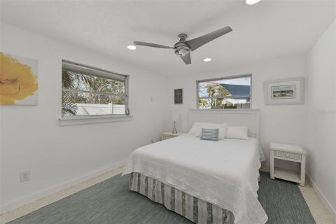 House in Sarasota, Florida 2 bedrooms, 89.74 sq.m. № 2205142 - photo 17