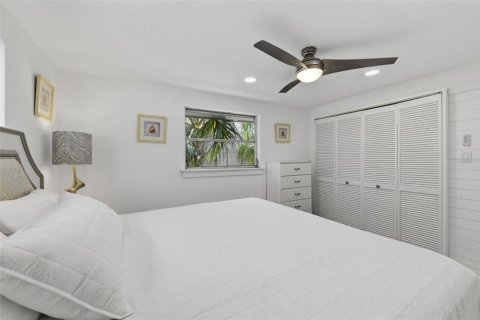 House in Sarasota, Florida 2 bedrooms, 89.74 sq.m. № 2205142 - photo 15