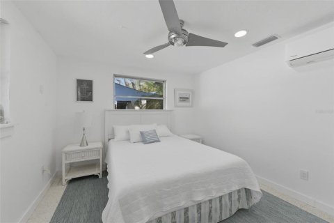 House in Sarasota, Florida 2 bedrooms, 89.74 sq.m. № 2205142 - photo 18