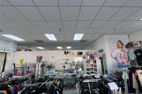Immobilier commercial à vendre à Hialeah, Floride № 2158164 - photo 4