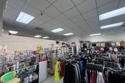 Immobilier commercial à vendre à Hialeah, Floride № 2158164 - photo 9