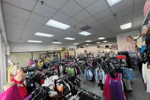Immobilier commercial à vendre à Hialeah, Floride № 2158164 - photo 2