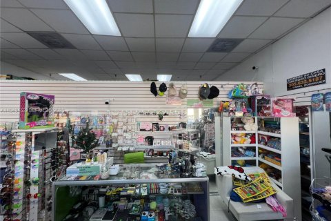 Immobilier commercial à vendre à Hialeah, Floride № 2158164 - photo 5