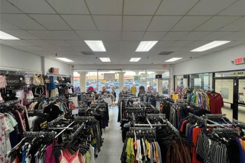 Immobilier commercial à Hialeah, Floride № 2158164