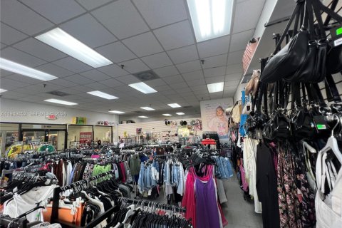 Immobilier commercial à vendre à Hialeah, Floride № 2158164 - photo 7