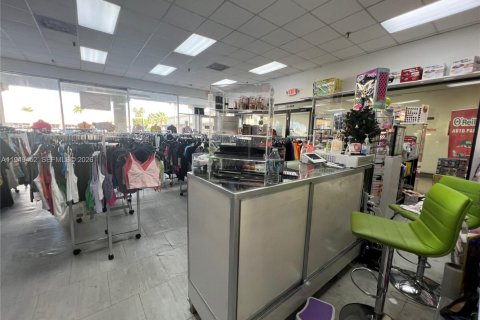 Immobilier commercial à vendre à Hialeah, Floride № 2158164 - photo 14