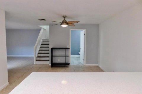 Adosado en alquiler en Lake Worth, Florida, 2 dormitorios, 130.53 m2 № 2083862 - foto 15