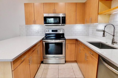 Adosado en Lake Worth, Florida 2 dormitorios, 130.53 m2 № 2083862