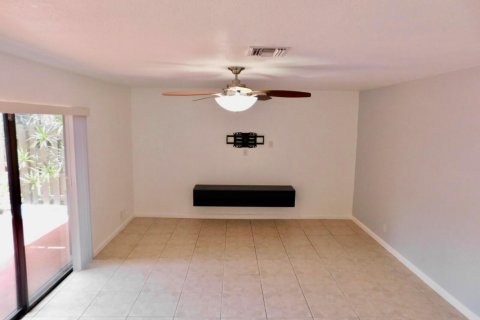 Adosado en alquiler en Lake Worth, Florida, 2 dormitorios, 130.53 m2 № 2083862 - foto 20