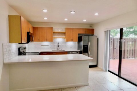 Adosado en alquiler en Lake Worth, Florida, 2 dormitorios, 130.53 m2 № 2083862 - foto 11