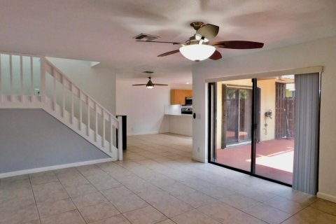 Adosado en alquiler en Lake Worth, Florida, 2 dormitorios, 130.53 m2 № 2083862 - foto 16