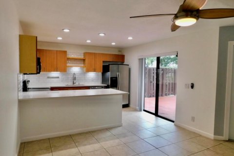 Adosado en alquiler en Lake Worth, Florida, 2 dormitorios, 130.53 m2 № 2083862 - foto 9