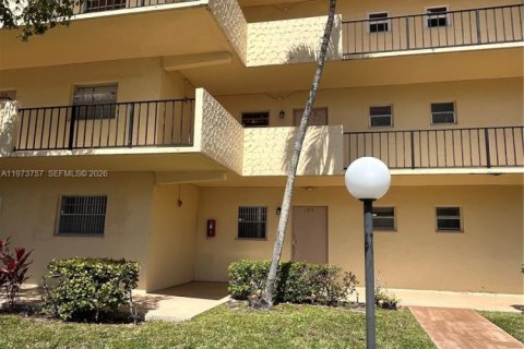 Condominio en Hollywood, Florida, 1 dormitorio  № 2033352