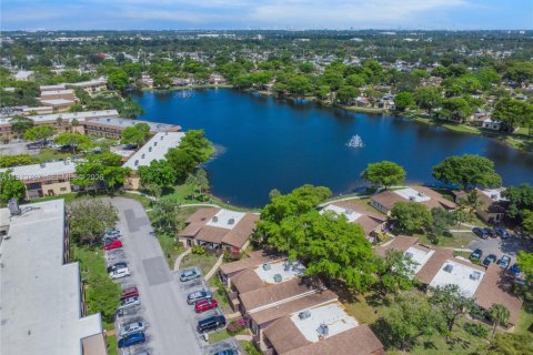 Condominio en alquiler en Hollywood, Florida, 1 dormitorio, 67.82 m2 № 2033352 - foto 15