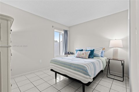 House in Miami, Florida 3 bedrooms, 116.03 sq.m. № 2069780 - photo 7