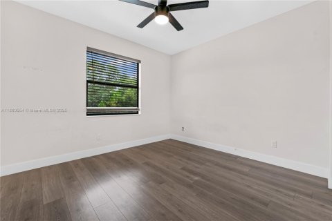Casa en venta en Lake Worth, Florida, 4 dormitorios, 211.72 m2 № 1925491 - foto 28