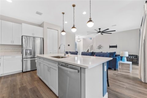 Casa en venta en Lake Worth, Florida, 4 dormitorios, 211.72 m2 № 1925491 - foto 8