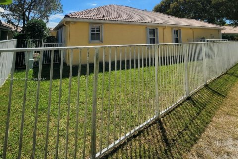 Casa en venta en Weston, Florida, 3 dormitorios, 131.92 m2 № 2081135 - foto 3