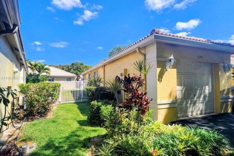Casa en venta en Weston, Florida, 3 dormitorios, 131.92 m2 № 2081135 - foto 4