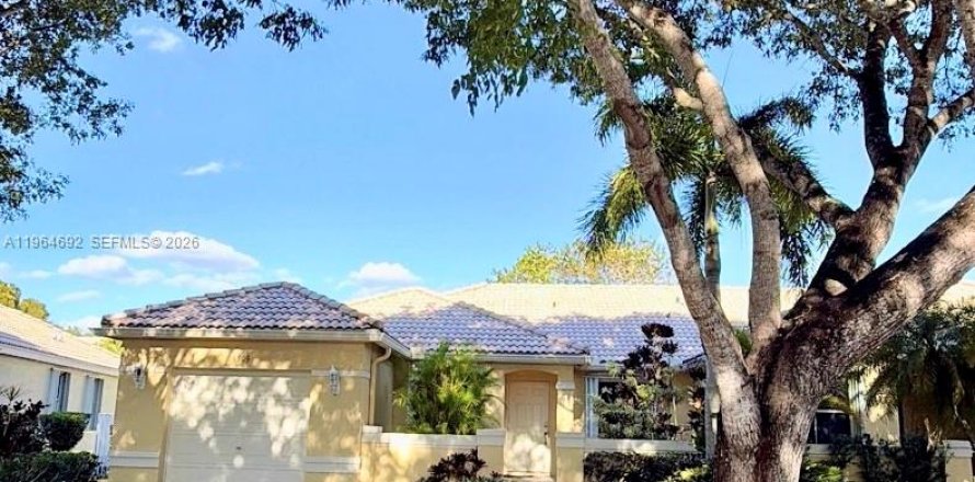 Casa en Weston, Florida 3 dormitorios, 131.92 m2 № 2081135