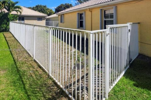 Casa en venta en Weston, Florida, 3 dormitorios, 131.92 m2 № 2081135 - foto 2