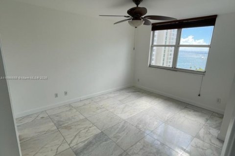Condominio en venta en Miami, Florida, 2 dormitorios, 89.93 m2 № 1452494 - foto 10