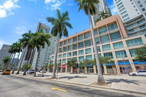 Condo in Miami, Florida, 1 bedroom № 2186350 - photo 15