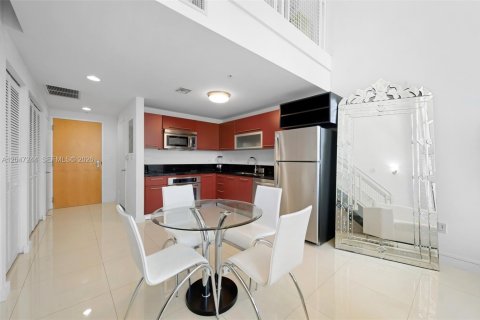 Condo in Miami, Florida, 1 bedroom № 2186350 - photo 3