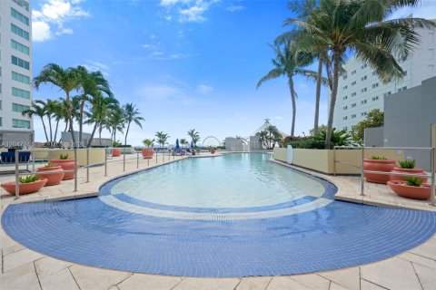 Condo in Miami, Florida, 1 bedroom № 2186350 - photo 21