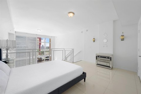 Condo in Miami, Florida, 1 bedroom № 2186350 - photo 8