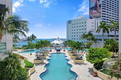 Condo in Miami, Florida, 1 bedroom № 2186350 - photo 19